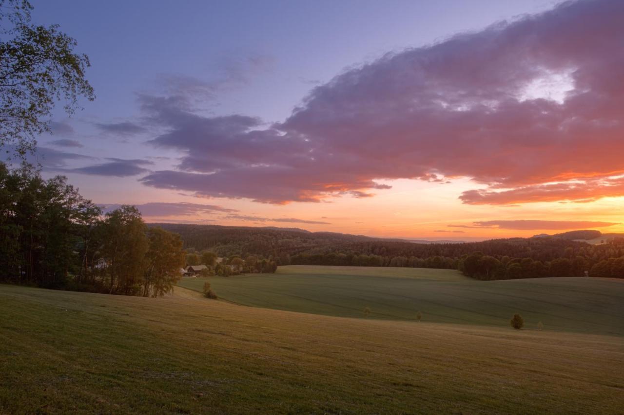 Ferienwohnungen Hering Kleingiesshubel Buitenkant foto